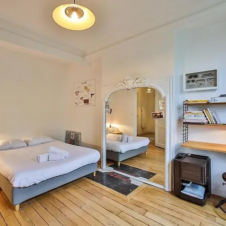 Parisien - Quartier Batignolles Daire Paris
